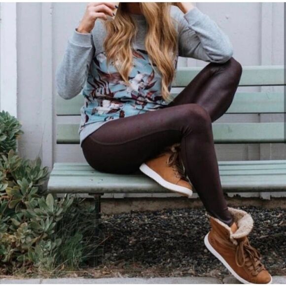 SPANX Faux Leather Leggings Wine Medium - Picture 2 of 8